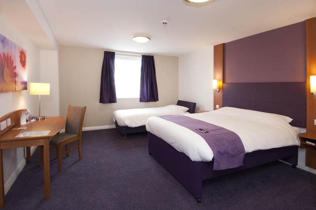 Premier Inn Manchester - Handforth Szoba fotó
