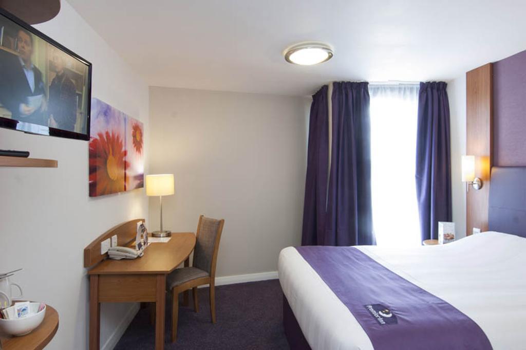 Premier Inn Manchester - Handforth Szoba fotó